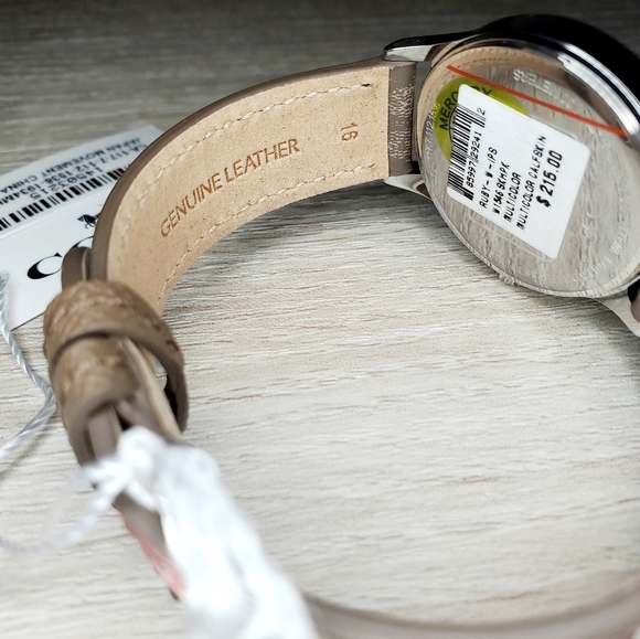 Coach Floral Watch NIB and NWT - Picture 5 of 7